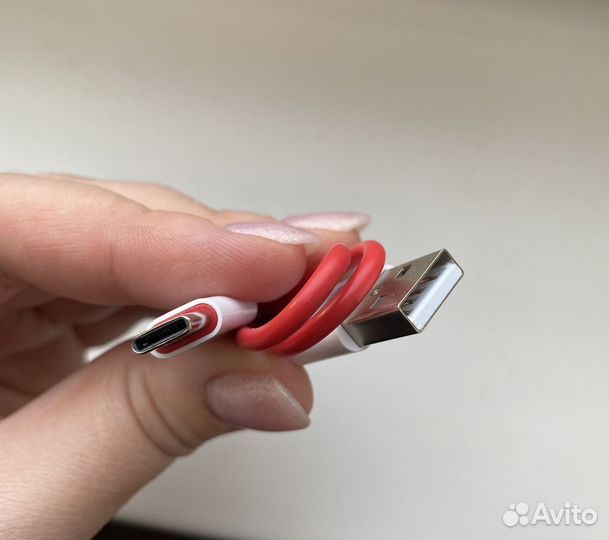 Кабель для зарядки телефона