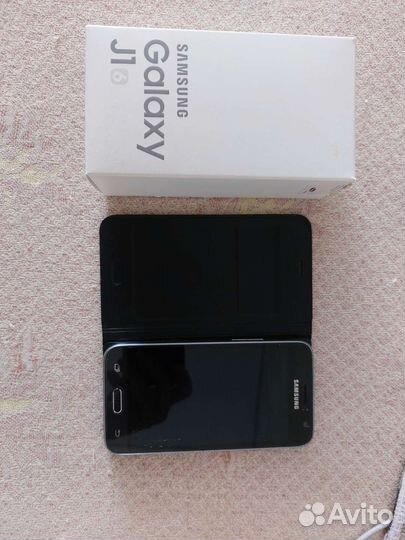 Телефон Samsung galaxy j1