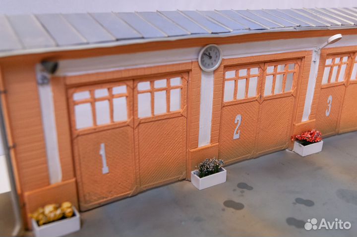 1:43 Декорированный под пожарную часть бокс