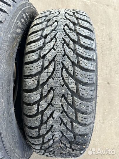 Nokian Tyres Hakkapeliitta 9 SUV 215/65 R16