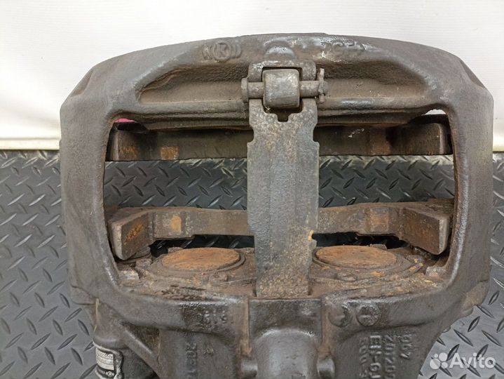 Суппорт передний правый