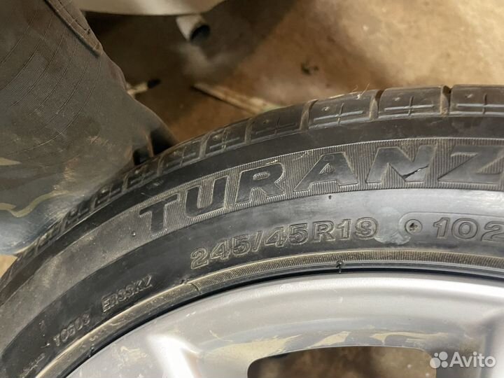 Bridgestone 613V 245/45 R19
