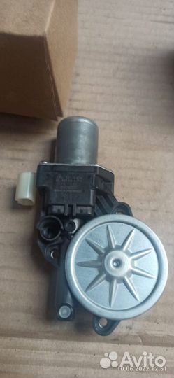 Моторчик стеклоподъемника Mitsubishi