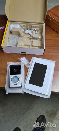 Видео домофон Somfy V300