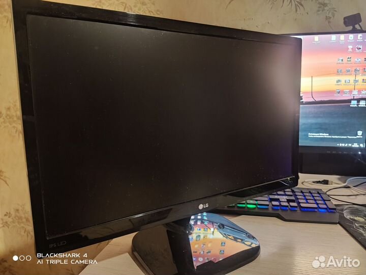 Монитор LG 21.5