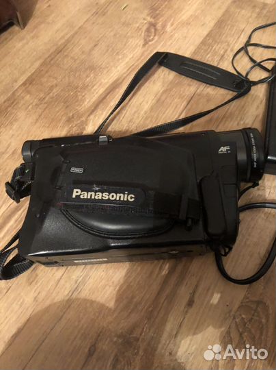 Видеокамера panasonic, касетный магнитофон с радио