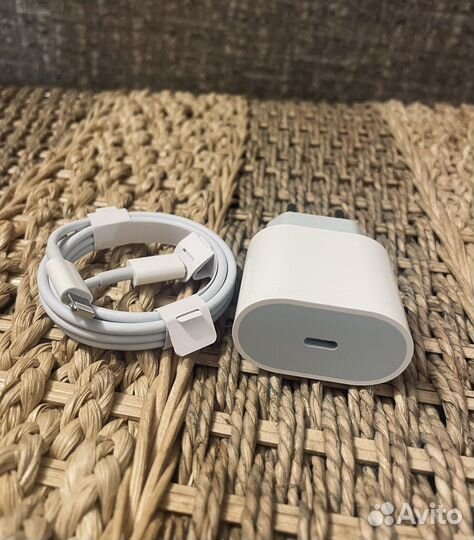 Зарядка на iPhone 20w