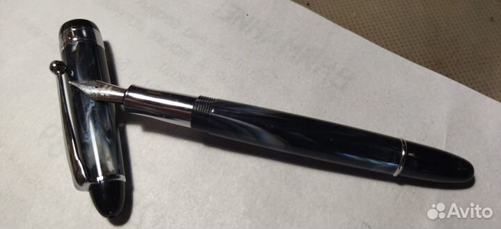 Ручка перьевая на винтовом колпачке с конвертером