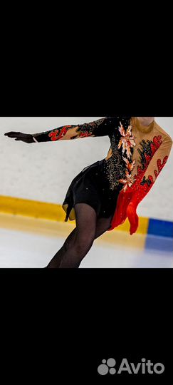 Платье для выступлений по фигурному катанию