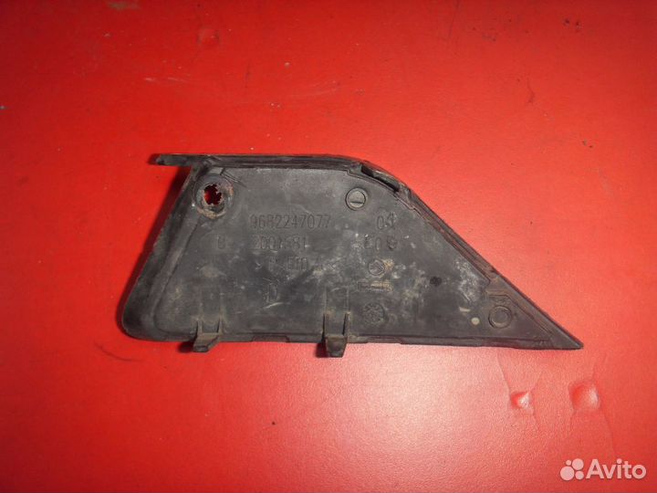 Накладка переднего бампера правая Citroen C5 (RD)