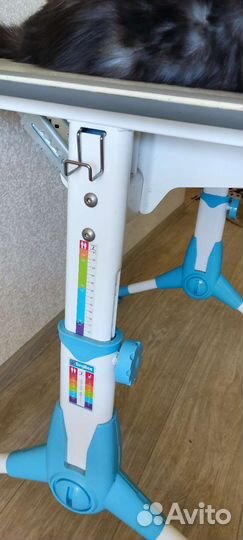 Школьный учебный стол