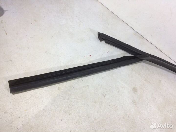 Уплотнитель двери/стекла (бархотка) BMW X3