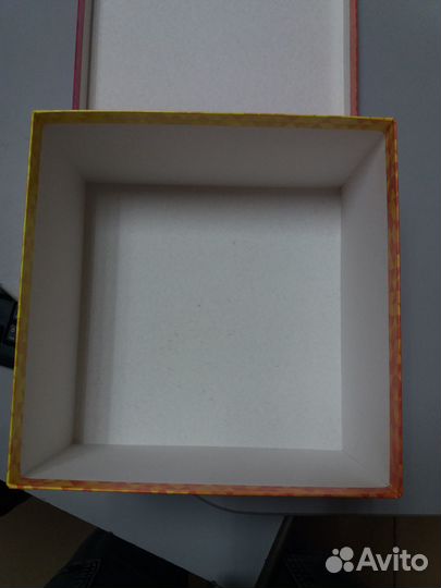 Коробка подарочная