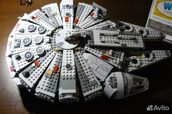 Конструктор lego оригинал Сокол тысячелетия 75105