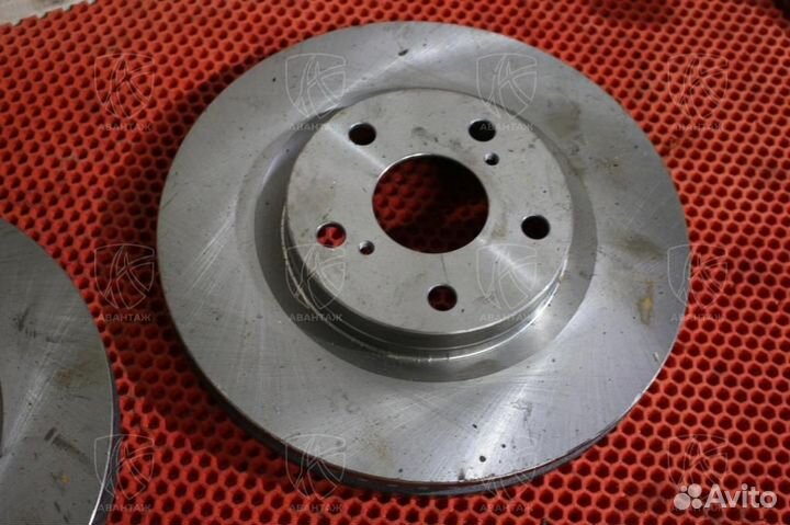 Тормозные диски переднее Toyota Camry V40