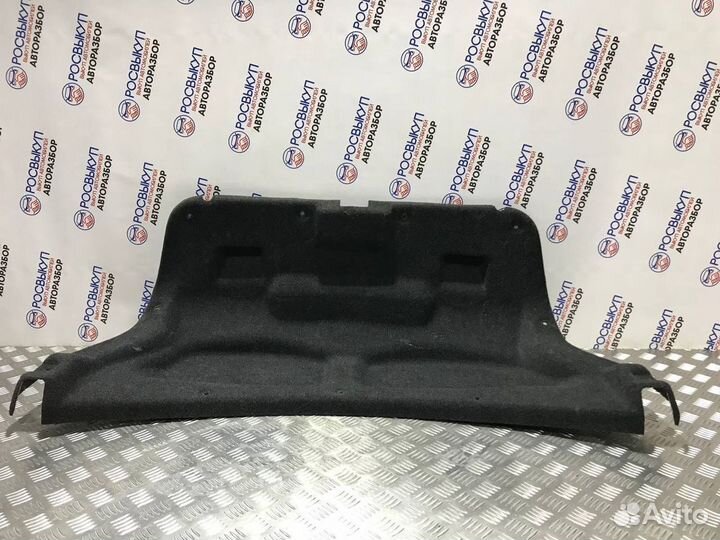 Обшивка крышки багажника Toyota Avensis 2 T250