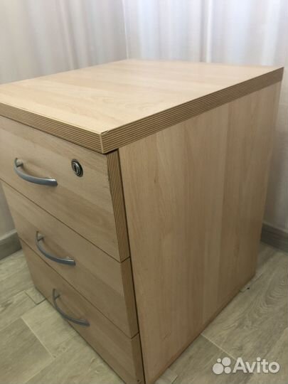 Тумбочка с ящиками бу