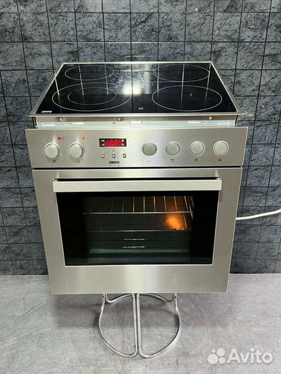 Духовой шкаф+варочная панель zanussi
