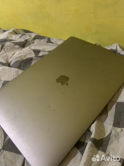 Macbook pro 15 2016 i7 16gb 512 gb