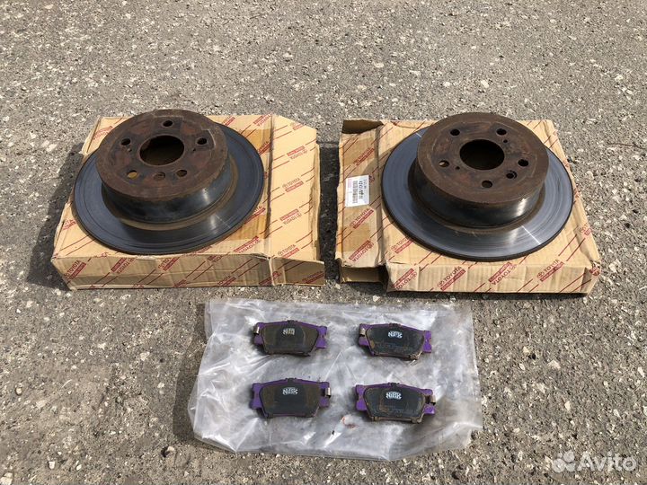 Задние тормозные диски Toyota + колодки nibk