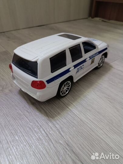 Машинка игрушка