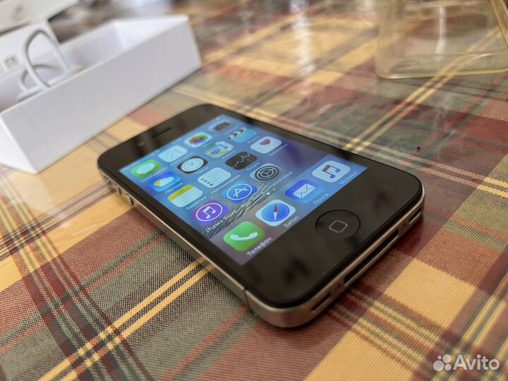 iPhone 4S, 8 ГБ
