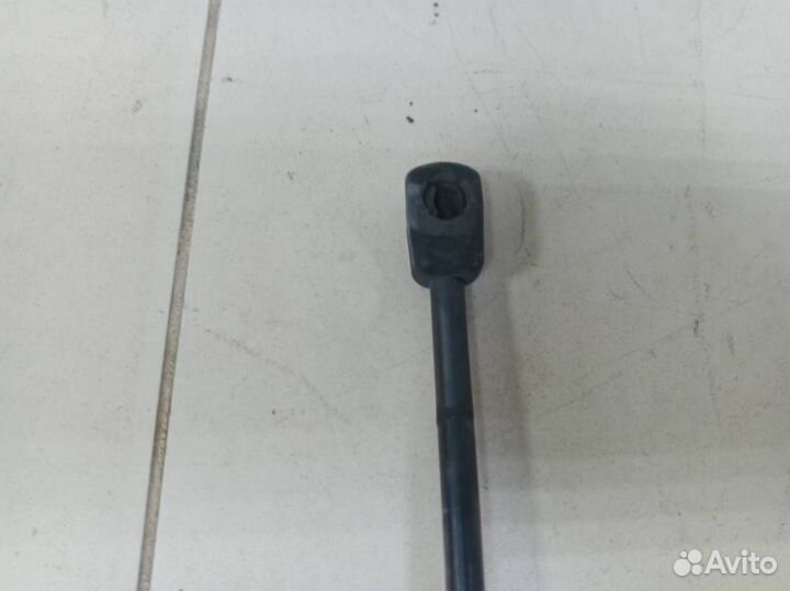 Амортизатор двери багажника Skoda Octavia A7 2013