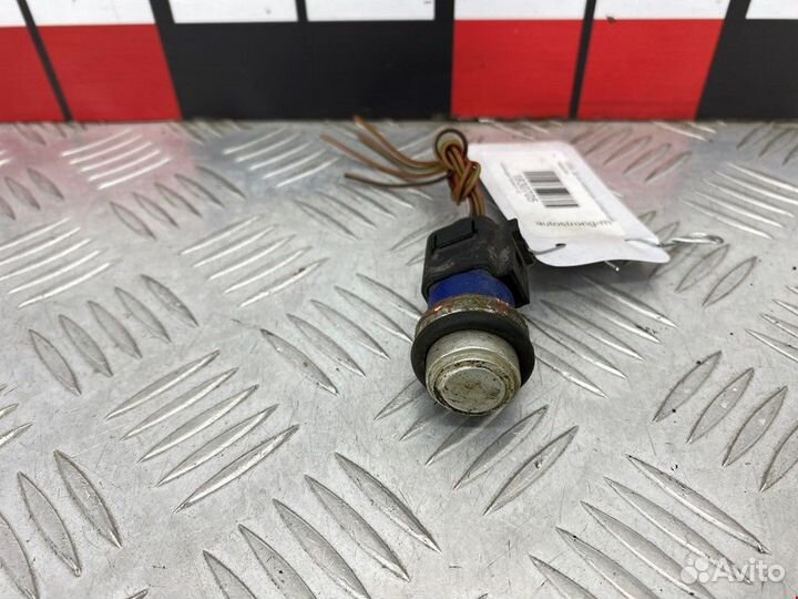 Датчик температуры охлаждающей жидкости Volkswagen