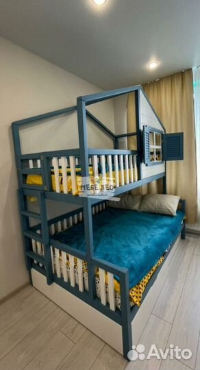 Двухъярусная кровать