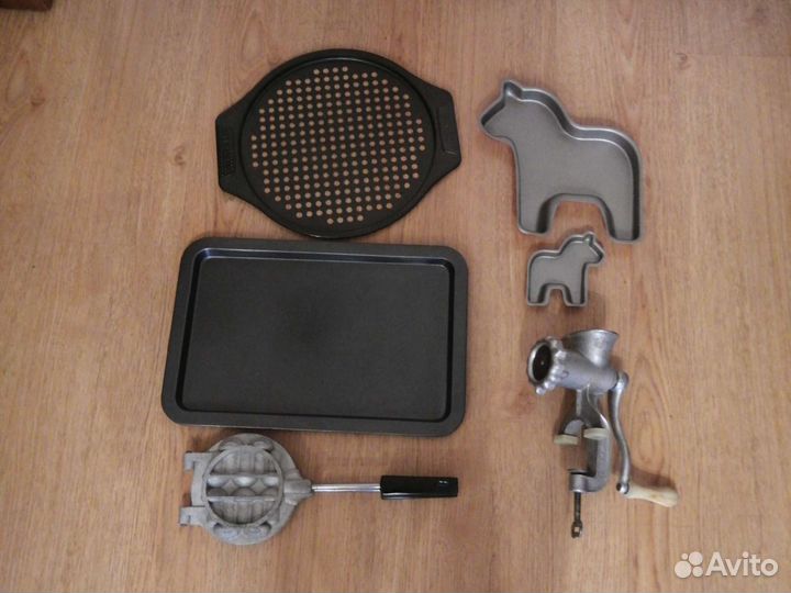 Набор противней и форм для выпечки