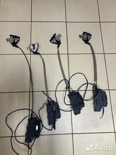 Доводчики дверей Toyota Prado 150