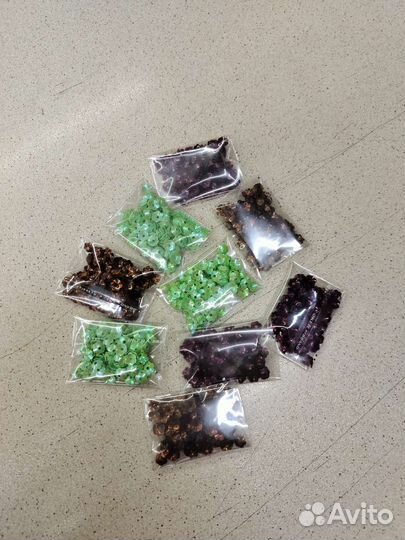 Пайетку в виде цветка