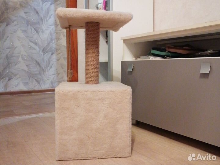 Дом для кошки с когтеточкой