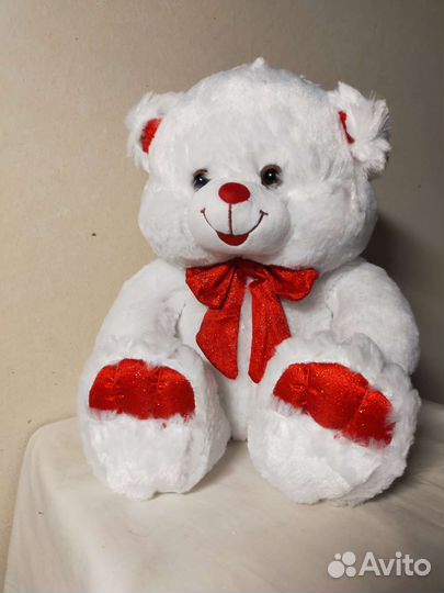 Медведь плюшевый