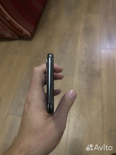 iPhone X, 64 ГБ
