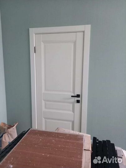 Двери межкомнатные белые классик новые