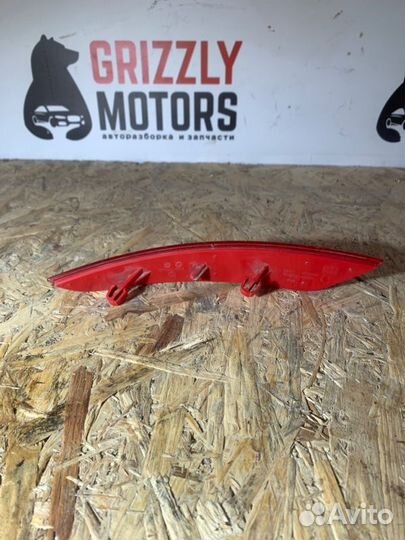 Катафот бампера задний правый Volkswagen Golf A6