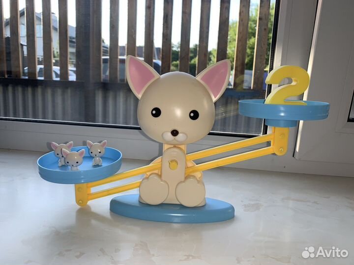 Игрушка котик-весы