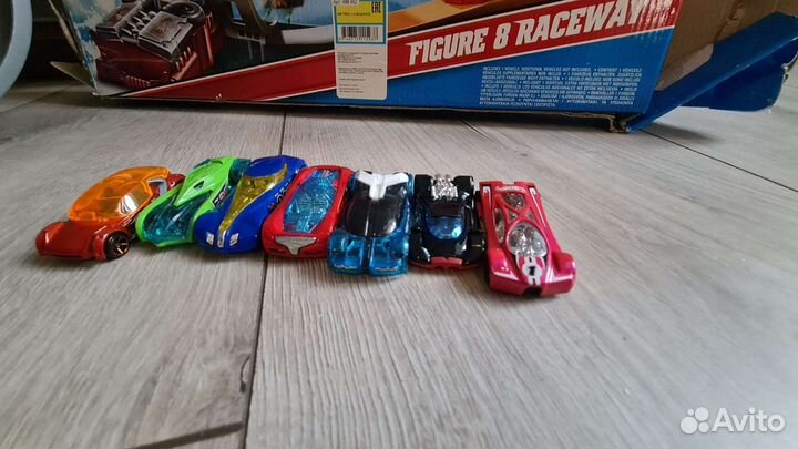 Игровой трек Hot Wheels Figure 8 way + 6 машинок