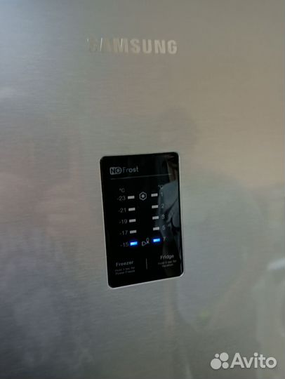 Холодильник Samsung