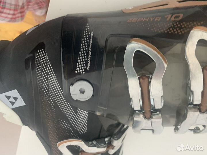 Горнолыжные ботинки Fischer Zephyr 10