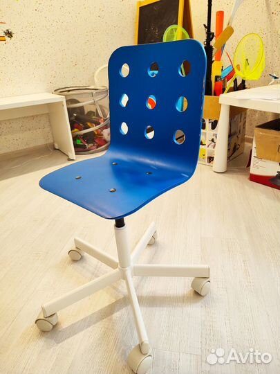 Стул икеа Юлес детский на колесиках