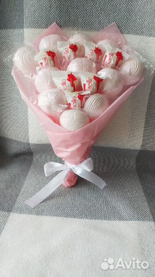 Подарок из киндеров/сладкий букет