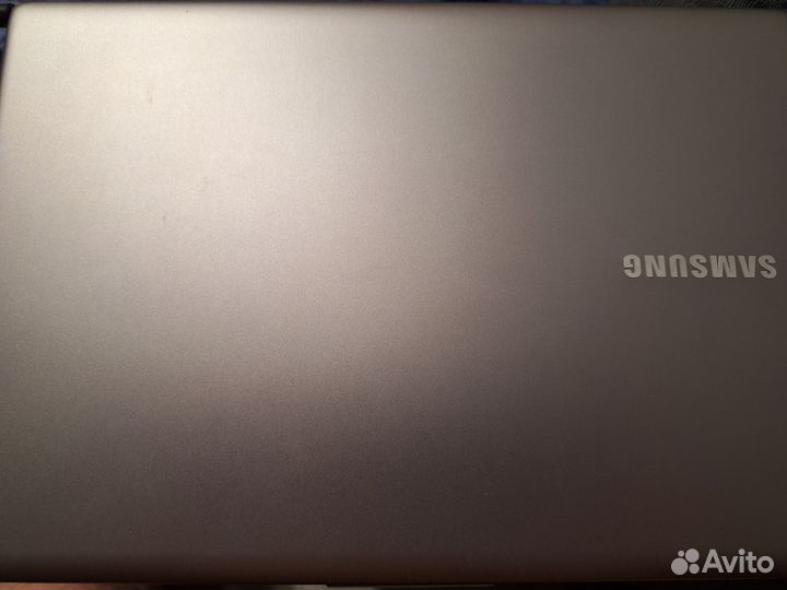 Ноутбук Samsung NP530U3B i5/120gb ssd /4gb ram