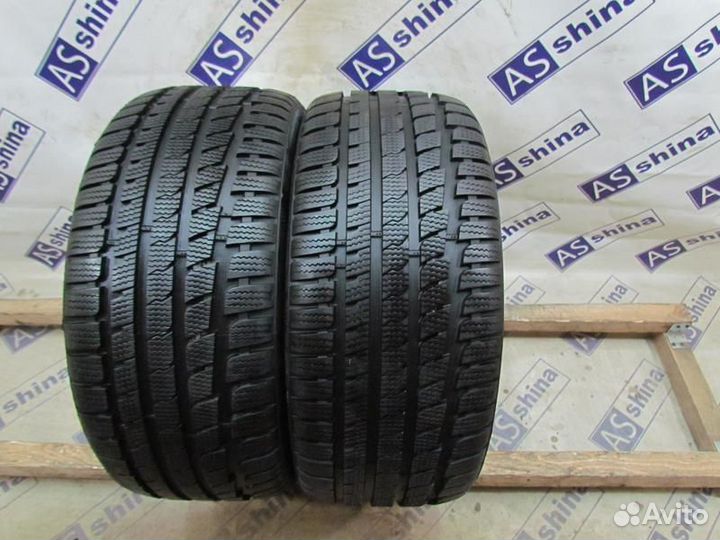 Kumho WinterCraft KW27 235/45 R17 99G