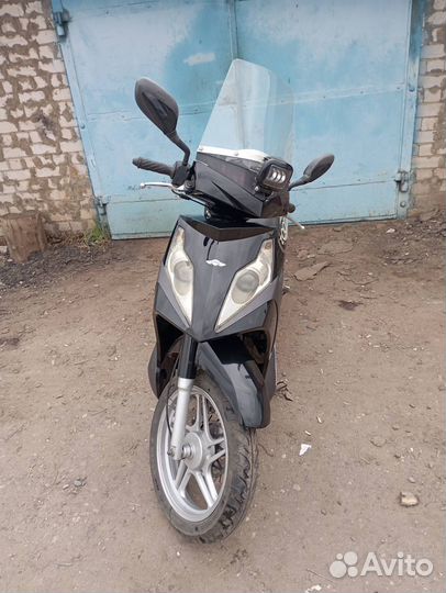 Скутер Nexus Zoom