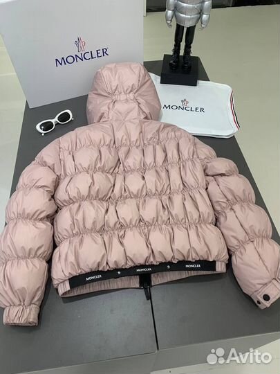 Пуховик женский Moncler Medonte