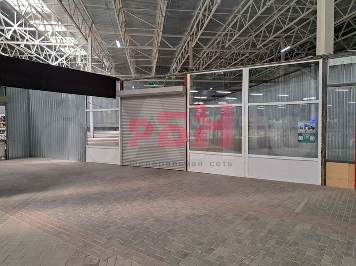 Торговое помещение 1300 кв.м в ТЦ