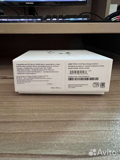 Apple AirPods (3-его поколения)