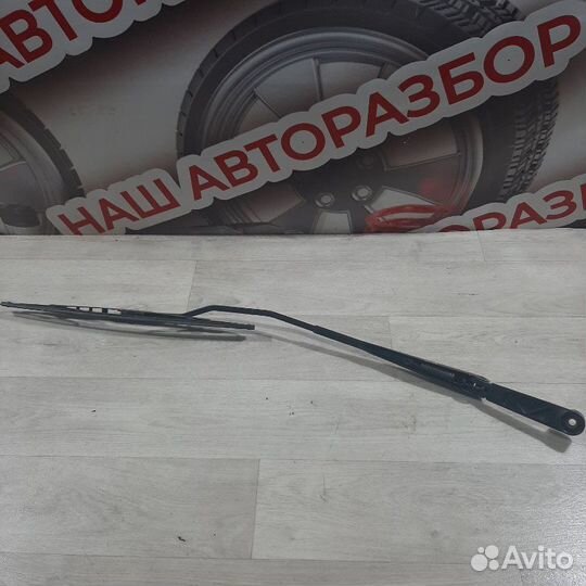 Дворник лобового стекла передний правый Datsun
